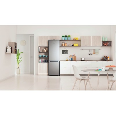 Indesit INFC9 TI22X Independiente 367 L E Acero inoxidable